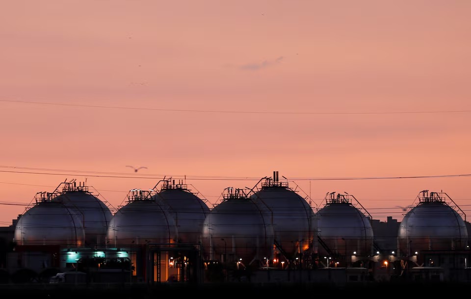 Egypt raises natural gas prices for industries amid volatile energy prices
