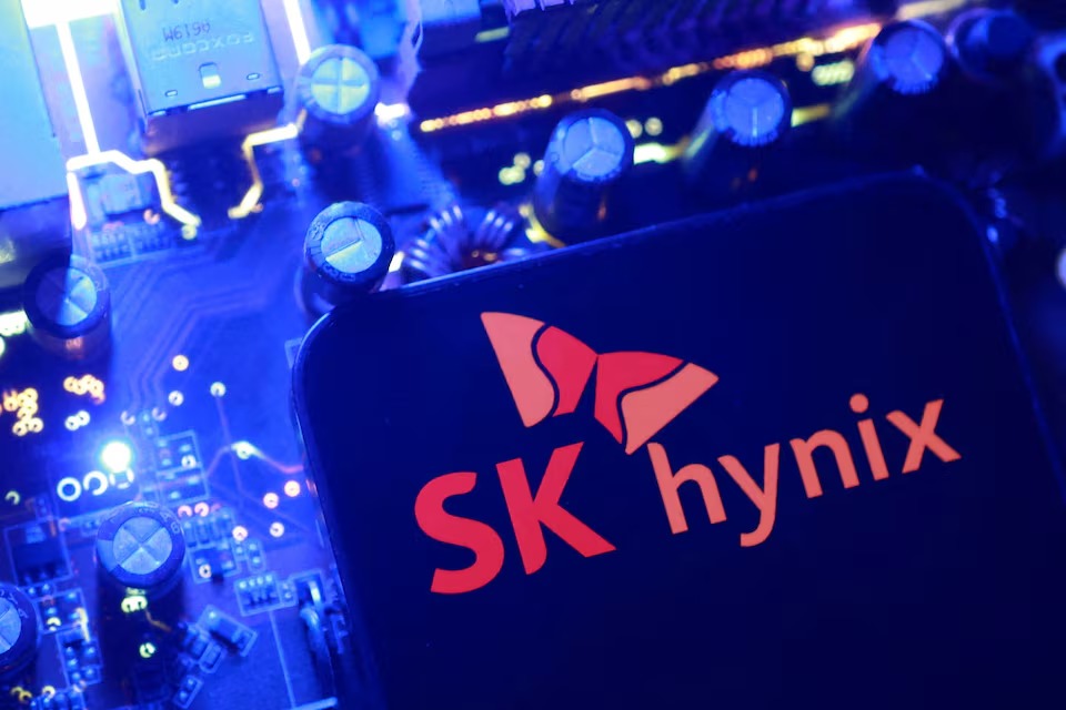 SK Hynix plunges after Nasdaq debut amid diminishing earnings optimism
