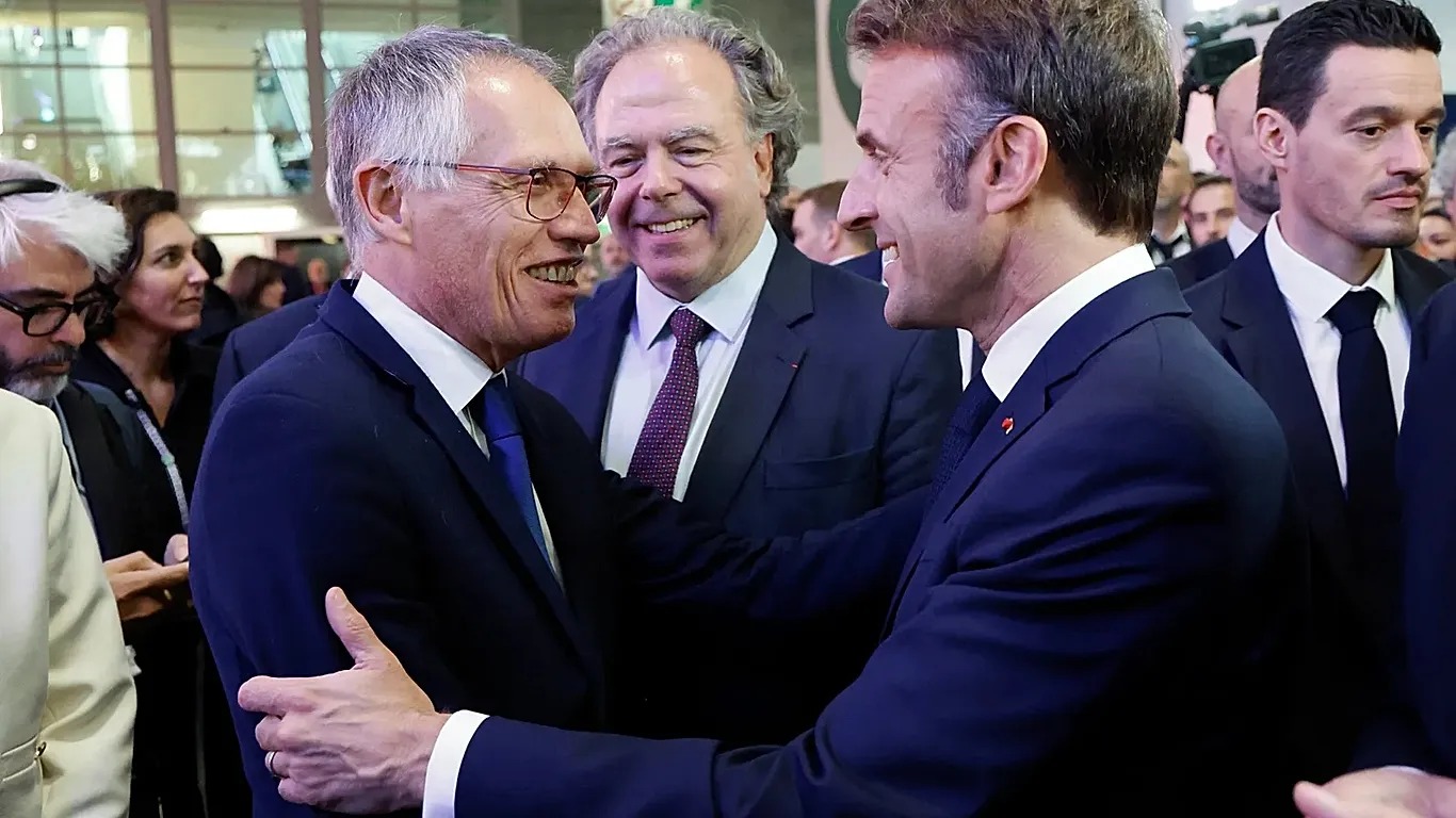 Stellantis invests €1bn in French operations for new EV and hybrid production
