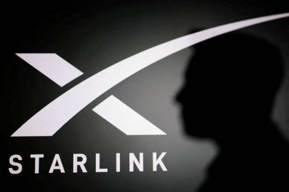 Musk's SpaceX targets US consumers with Starlink mobile service push, FT reports
