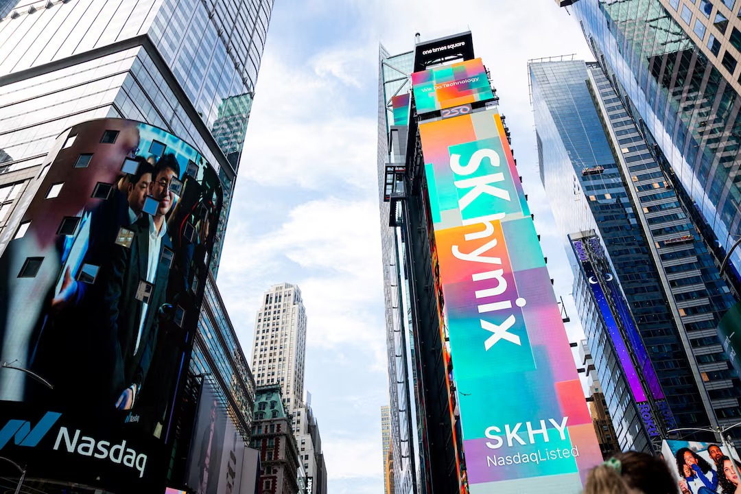 SK Hynix's record profit misses forecasts, shares slump 10% despite robust AI chip demand.
